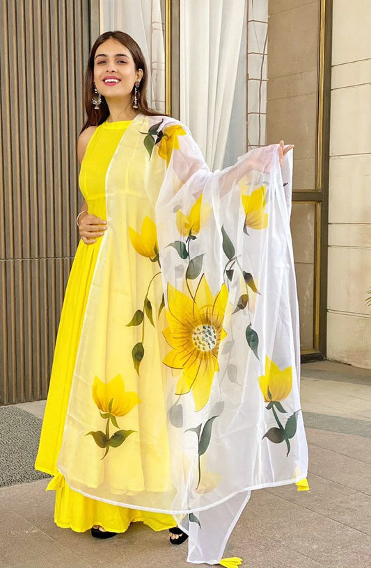 Hand-Painted Organza Dupatta with Yellow Sunflower Design – Customizable